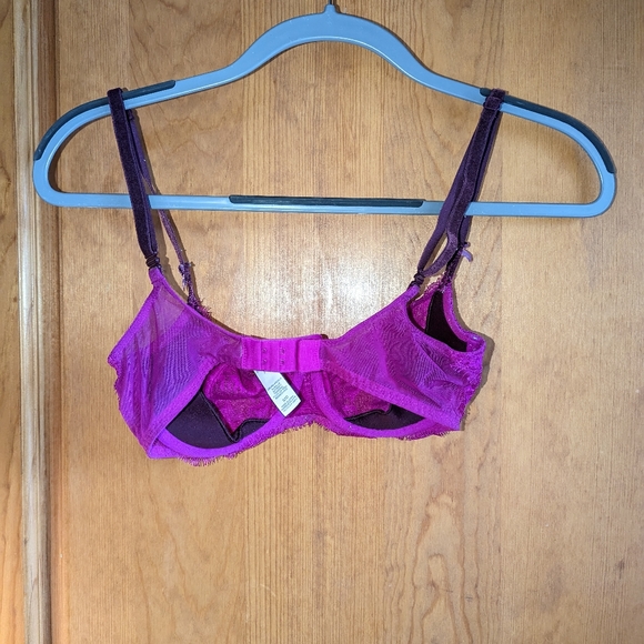 Victoria's Secret unlined Bra - Picture 2 of 3